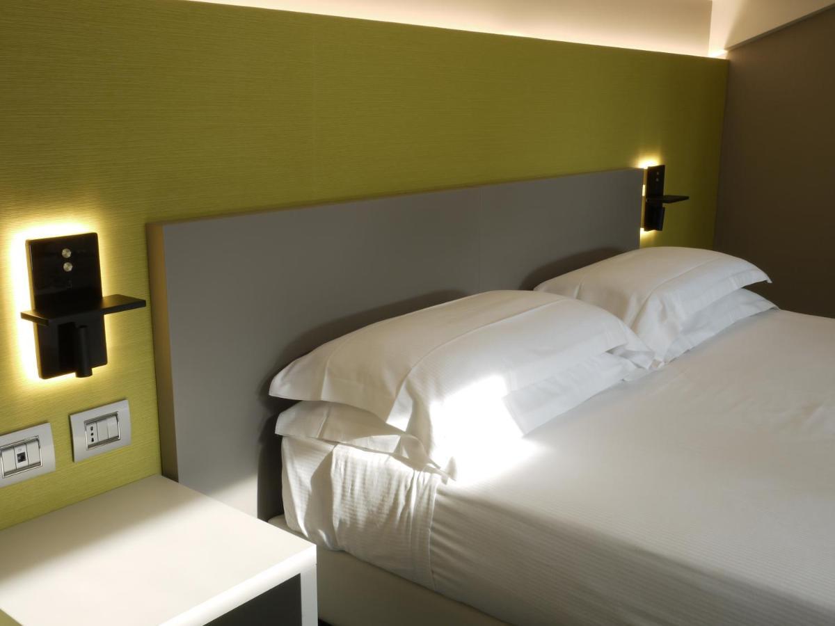 Rb Del Teatro&Apartaments Imola Exterior photo